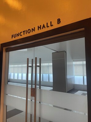 Exterior - City Living at One Uptown Residence (Taguig City)