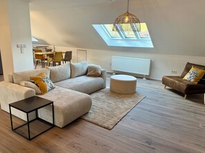 Living area - Vrbo Property (Mespelbrunn)