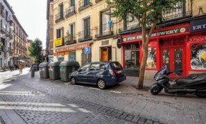 Exterior - Spacious & Bright 4-Bedroom Apartment in Central Madrid (Madrid)