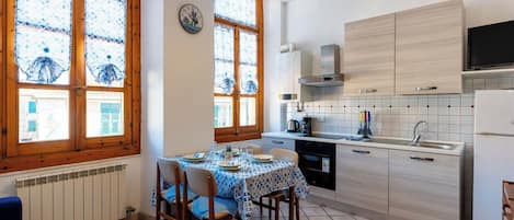 Oven, highchair