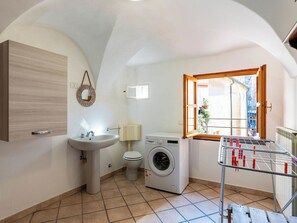 Interior - Nice apartment for 4 guests with WIFI (Albenga)