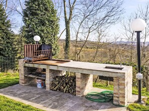 Property grounds - Stunning private villa for 10 people with private pool, WIFI, TV and pets allowed (Perugia)