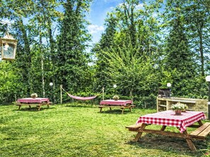 Outdoor dining - Beautiful private villa for 10 guests with private pool, WIFI, TV and pets allowed (Perugia)