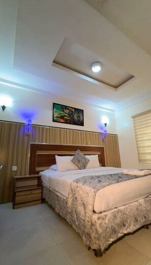 Standard Room - SIX DIAMOND HOTEL OPEBI (Lagos)