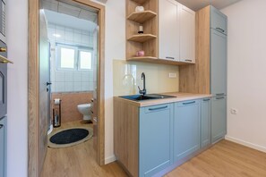 Shower, towels, soap - Beautiful apartment for 4 people near the sandy beach in Crikvenica (Crikvenica)