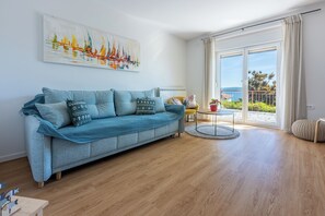 TV - Beautiful apartment for 4 people near the sandy beach in Crikvenica (Crikvenica)