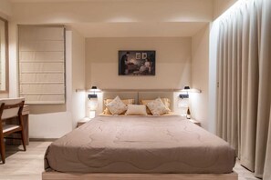 Iron/ironing board, free WiFi - OTHER by Dailystays (Pune)