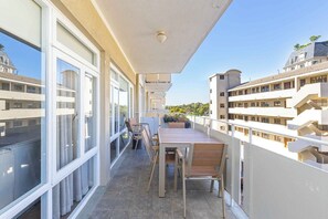 Outdoor dining - Sol & Sage (Cape Town)