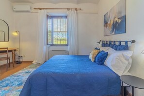 Iron/ironing board, Internet, bed sheets - Panoramic farmhouse in Maremma with garden and view, pet friendly (Campagnatico)