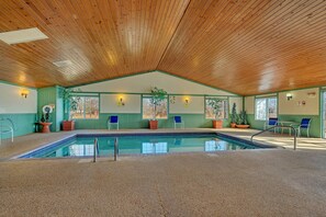 Pool - Garrison Inn & Suites (Garrison)