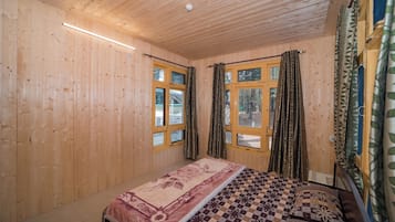 Deluxe Double Room, Garden View