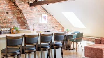 Deluxe Apartment, 2 Bedrooms, Kitchen | Private kitchen