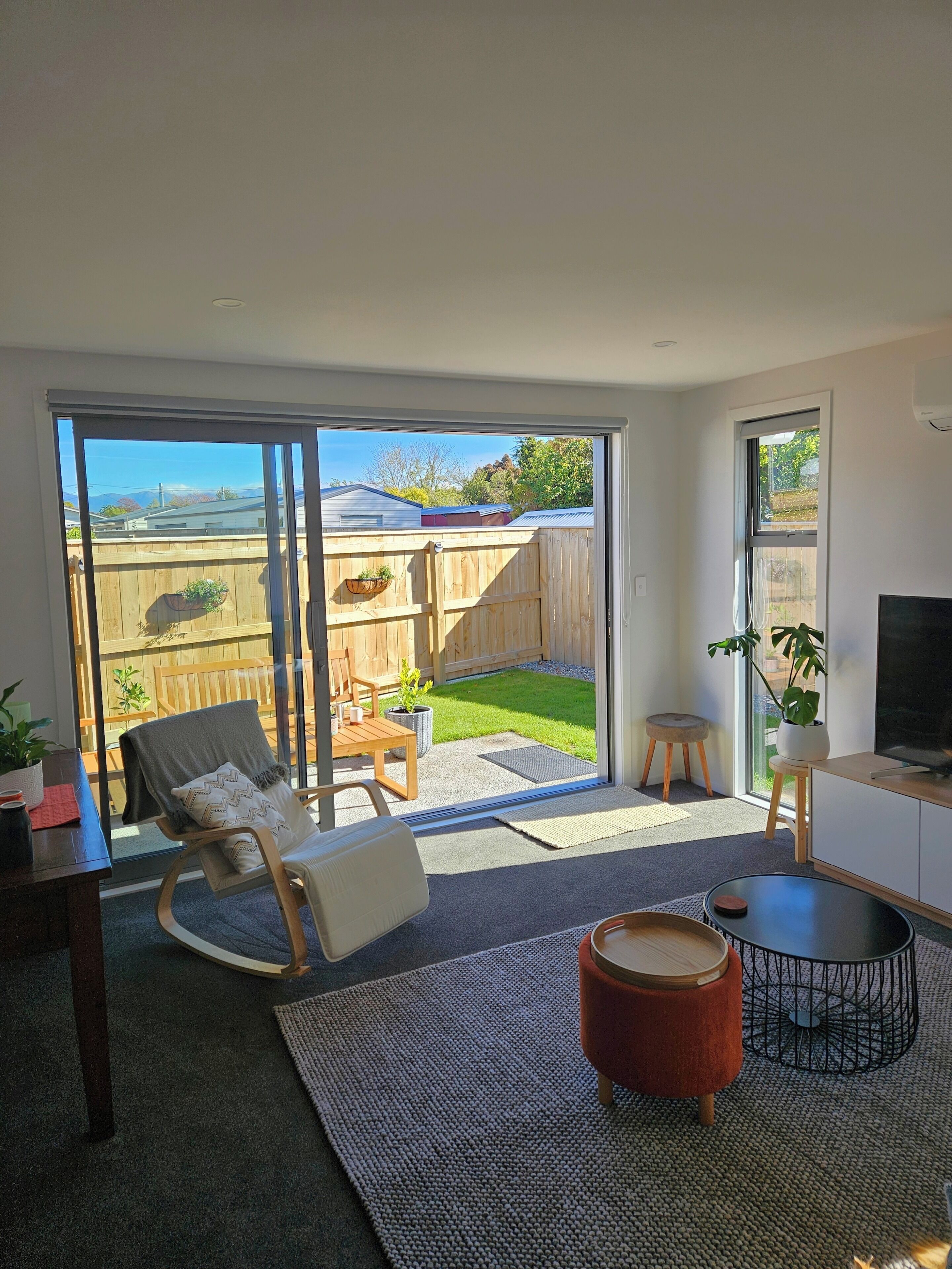 Apartment, City View | Living area