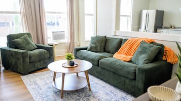 Family Apartment, Kitchen, City View | Living room