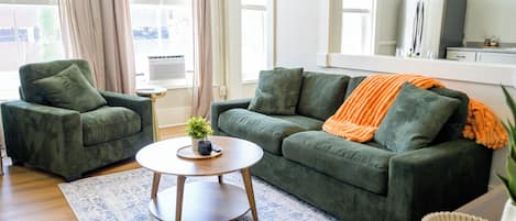 Family Apartment, Kitchen, City View | Living room