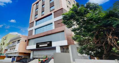 Super Townhouse Oak Garden