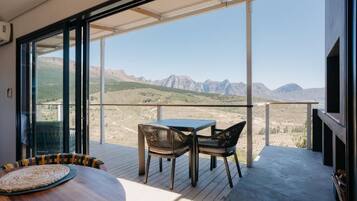 Hytte, terrasse, fjellutsikt | Utendørsservering