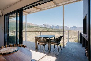 Hytte, terrasse, fjellutsikt | Utendørsservering