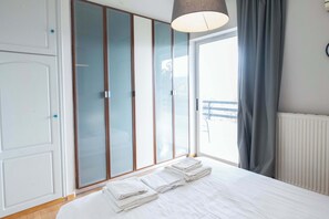 Iron/ironing board, WiFi, bed sheets - Modern Stylish 3Bd Balcony Retreat in Neo Irakleio (Iraklio)