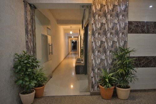 Mauryan Elite Hotel Vasant Kunj