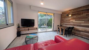 Living area - Superb apartment with large garden (Bandol)