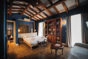 Luxury Double Room, Patio, Valley View