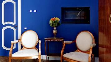 Doppia Superior, patio, vista valle | Interni