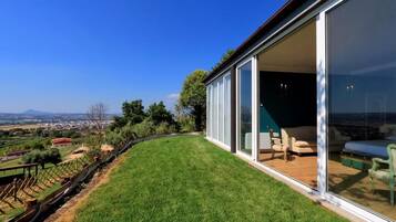 Chambre Double Supérieure, vue jardin | Terrasse/Patio