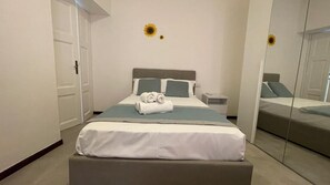 Iron/ironing board, WiFi, bed sheets - Sunflower apartment (Domaso)