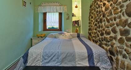 Holiday Home 'La Casina Del Valle Escondido' with Mountain Views, Private Pool & Wi-Fi