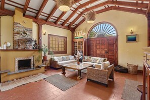 TV, fireplace, ping pong - Villa  Fort  Tenerife (Tacoronte)