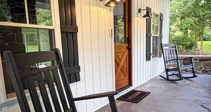 New! Pet Friendly Lake Nockamixon Cottage Hideaway