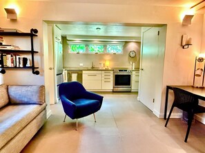TV - Monaco Garden-Level Urban Enclave by Stay Here PR (San Juan)