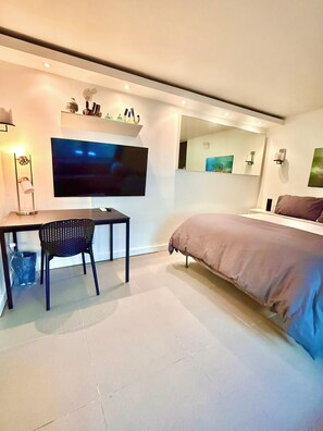 1 bedroom, desk, iron/ironing board, travel cot - Monaco Garden-Level Urban Enclave by Stay Here PR (San Juan)