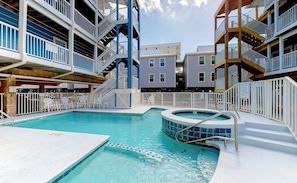 A heated pool - New listing Adorable Beachside 2/1 w/heated Pool (Gulf Shores)