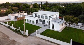 Exterior - Room in Seafront Luxury Villa (Quartu Sant'Elena)