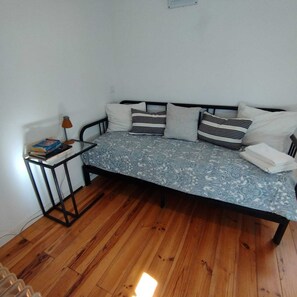 Interior - Bachelor apartment in the heart of Lisbon (Lisboa)