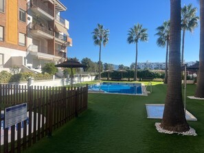 Outdoor pool - Piso cerca de la playa, campos de golf, con mucha tranquilidad. (AN)