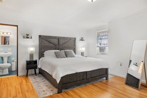 Room - Peaceful 1-bedroom apartment w/free parking (Pittsburgh)