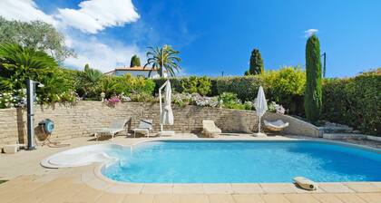 Villa 'Les Collettes' with Private Pool, Wi-Fi, and Air Conditioning