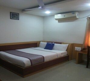 Room - White Parrot (Mysuru)