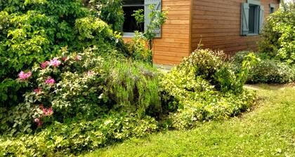 Chalet en bois Ă la campagne, avec piscine privative.
Animaux acceptés
