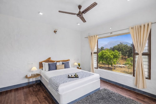 ALAYA STAYS KHADE FARMS 4BHK PetFriendly