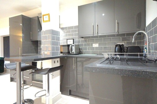 C - Delux 2-bedroom apartment in the center of Thatcham