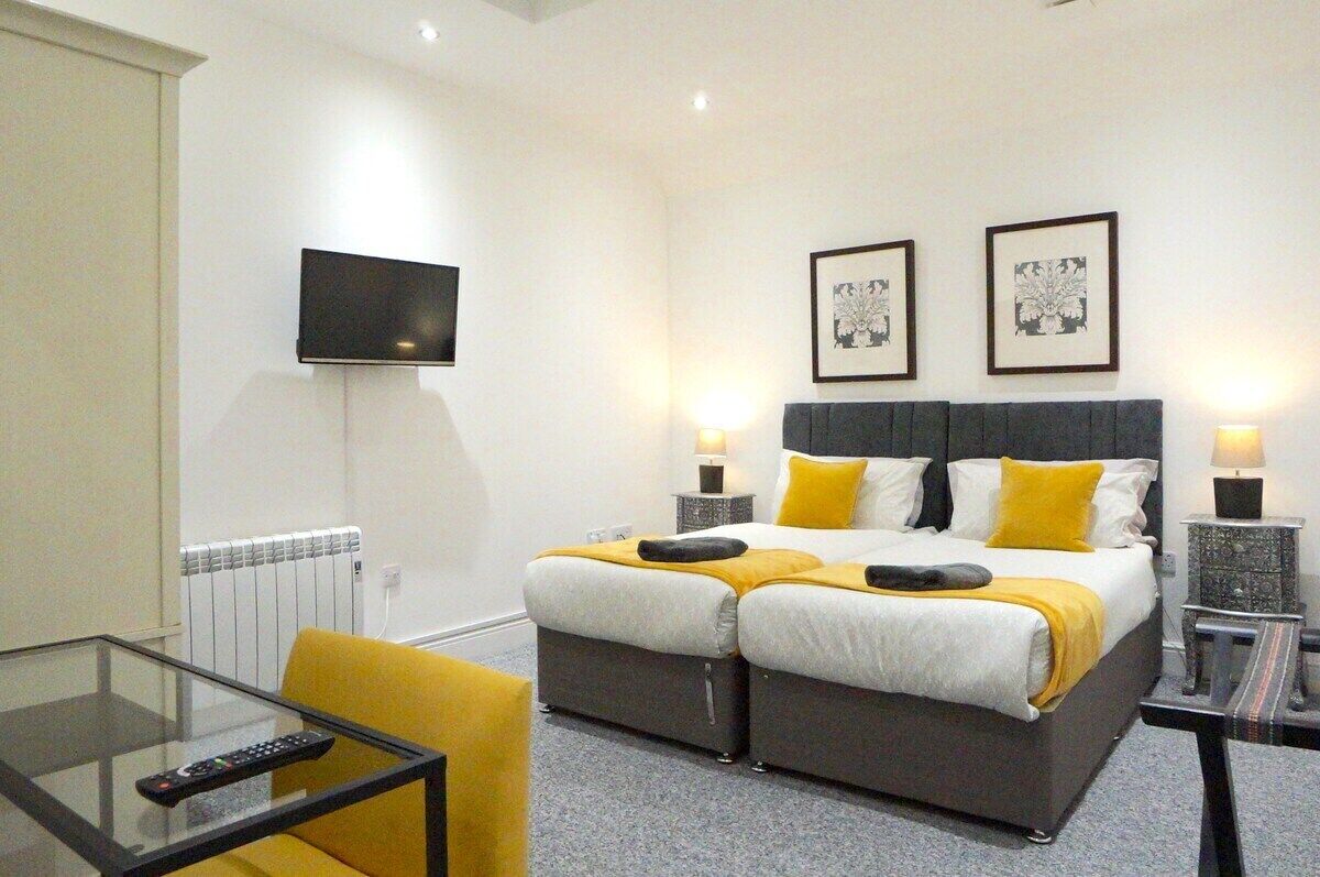 2 bedrooms, iron/ironing board, travel crib, WiFi