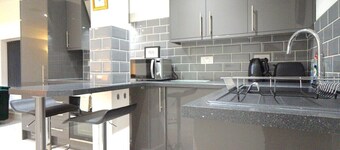 C - Delux 2-bedroom apartment in the center of Thatcham