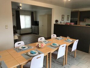 House | Dining - Countryside Stay With Terrace (Heers)