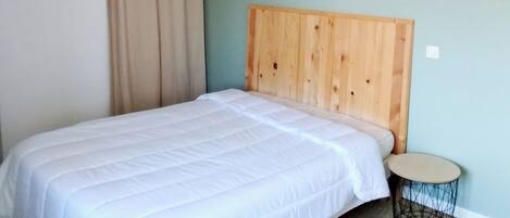 WiFi, bed sheets