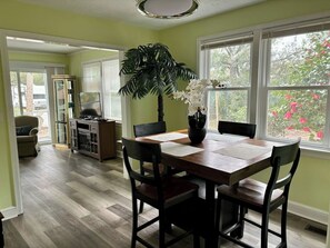 Dining - Seahorse Villa.3 Bedroom House. (Myrtle Beach)
