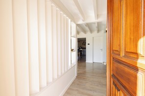 Interior - Villa Solanne - Garden, pool & comfort / 10 travellers (Narrosse)